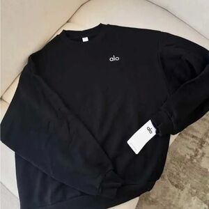ALO Yoga Women's Black Crewneck Sweater